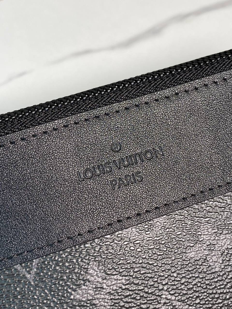 МУЖСКОЙ КЛАТЧ LOUIS VUITTON детальное фото