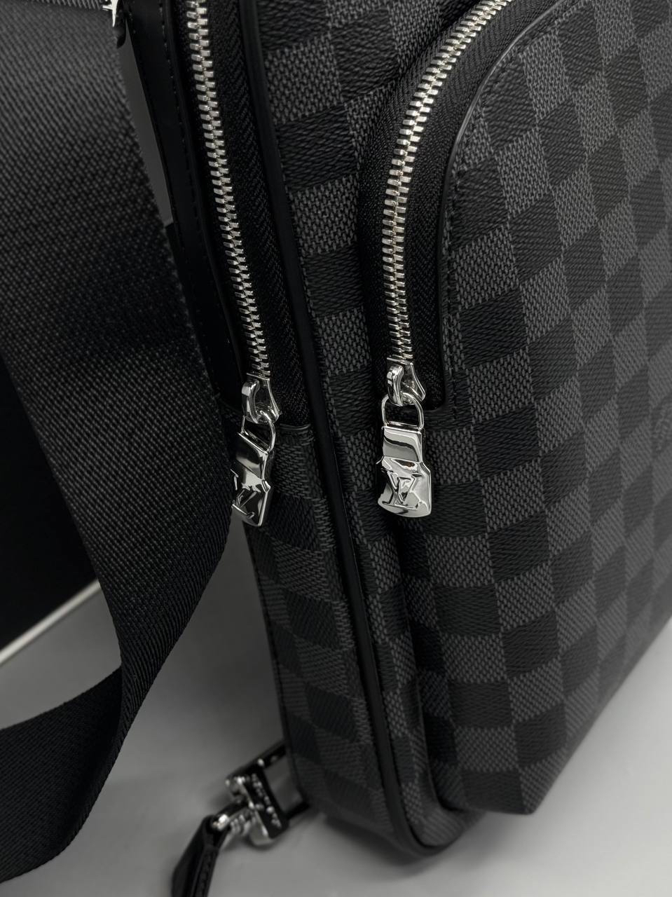 МУЖСКАЯ СУМКА СЛИНГ LOUIS VUITTON детальное фото