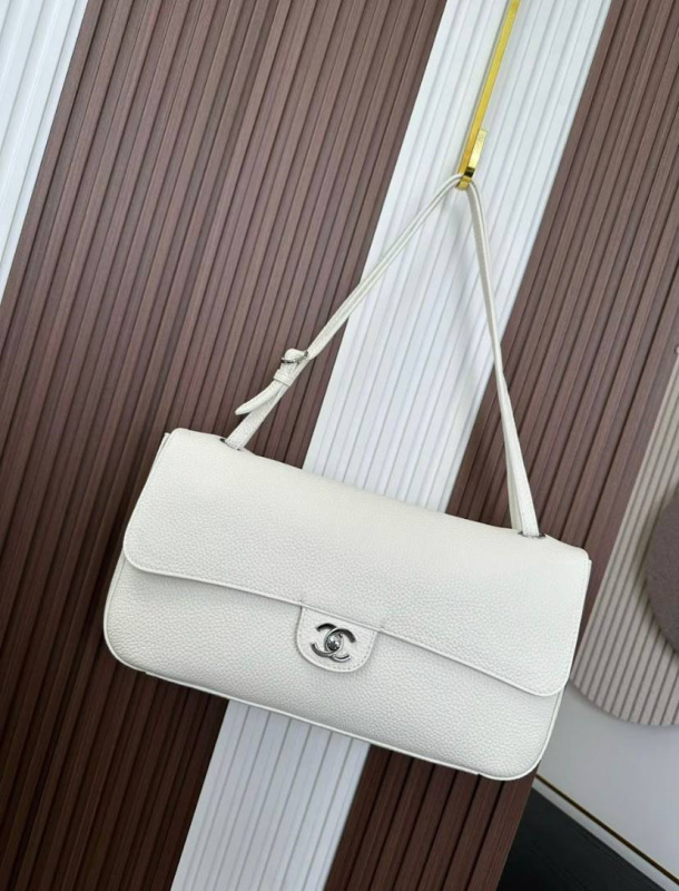 СУМКА CHANEL MAXI FLAP фото