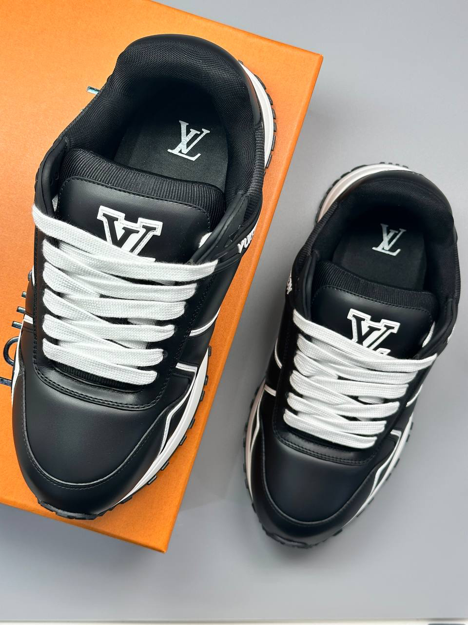 МУЖСКИЕ КРОССОВКИ LOUIS VUITTON детальное фото