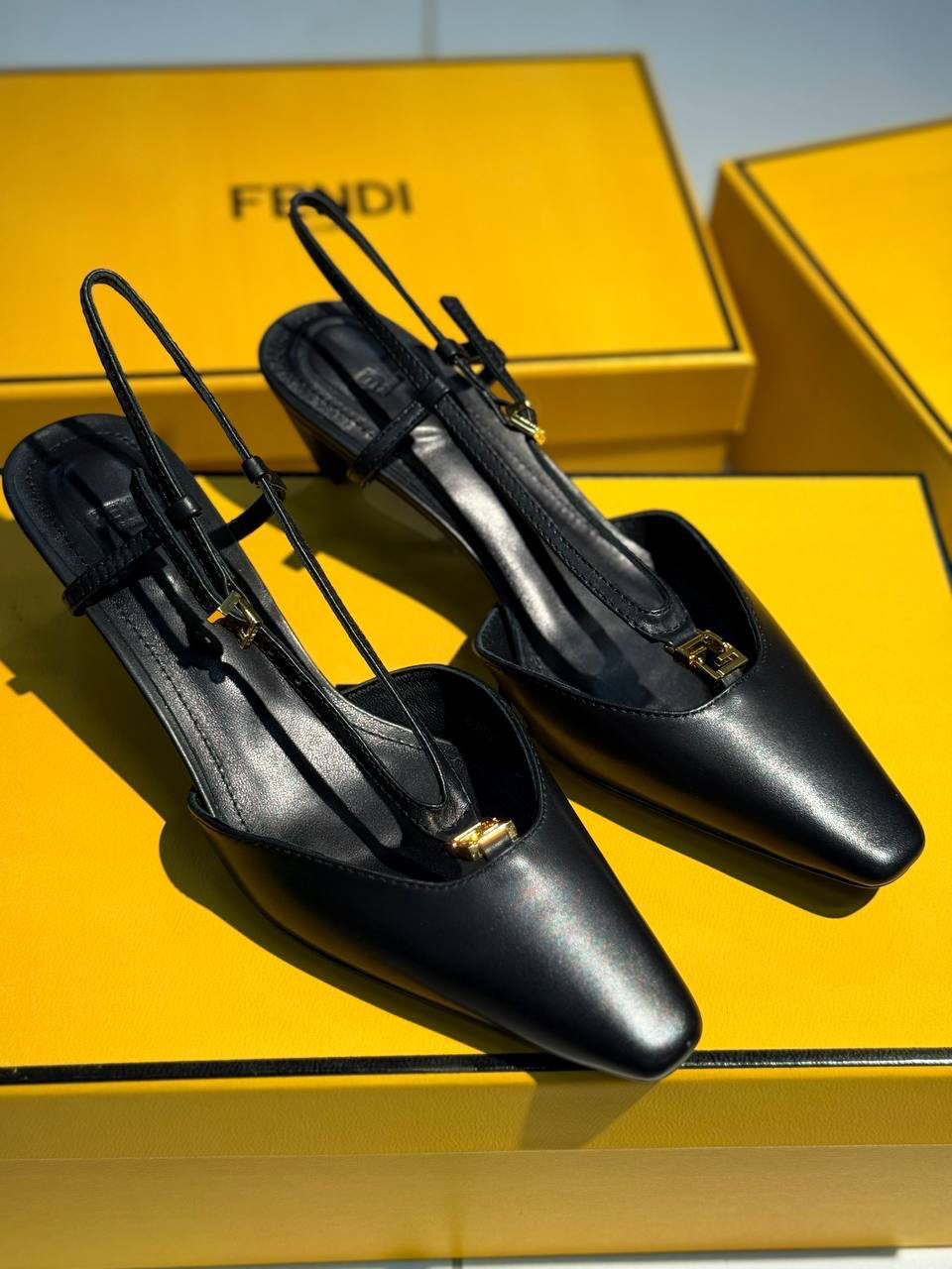 ТУФЛИ FENDI детальное фото