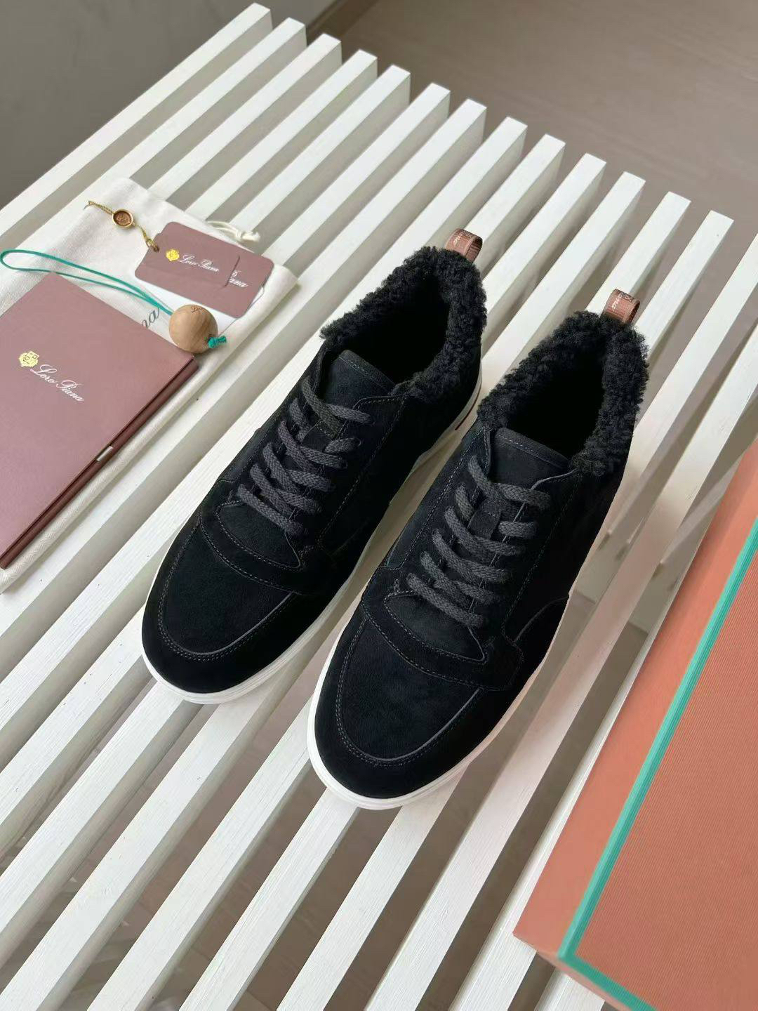 МУЖСКИЕ КЕДЫ LORO PIANA детальное фото