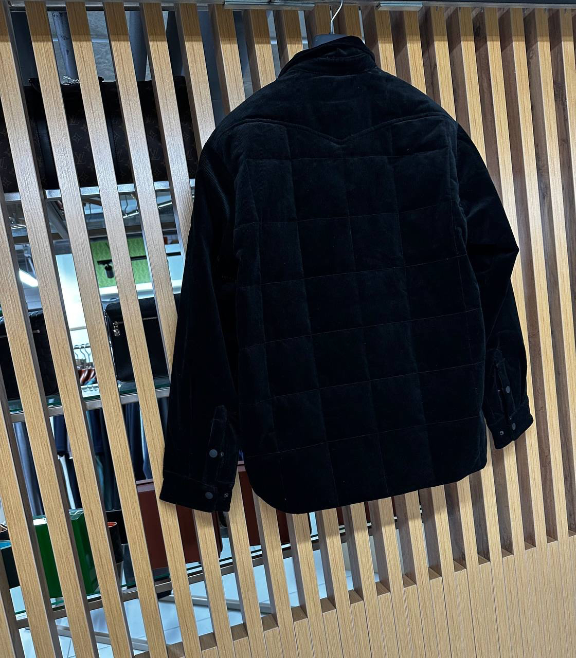 МУЖСКАЯ КУРТКА MONCLER детальное фото