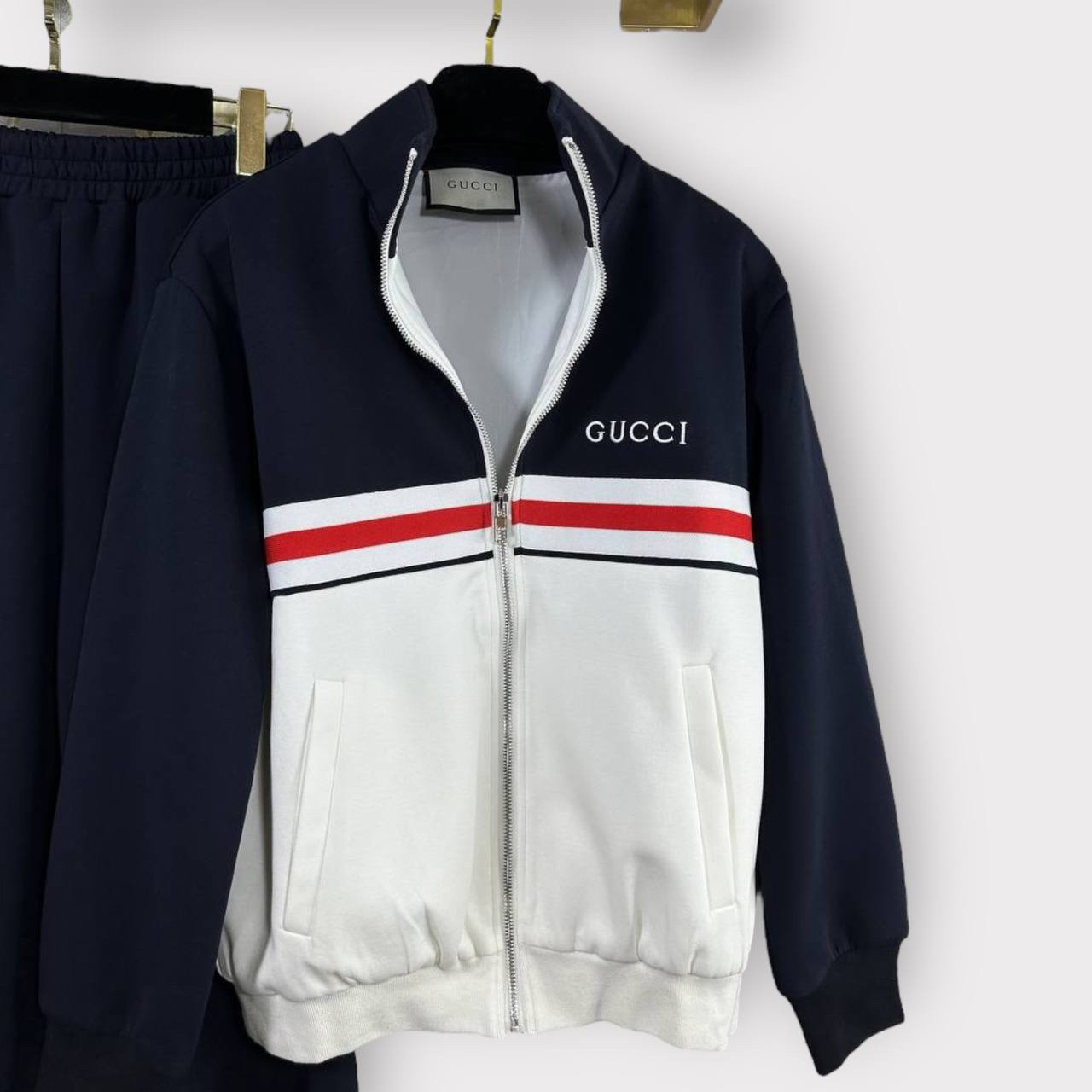 КОСТЮМ GUCCI детальное фото