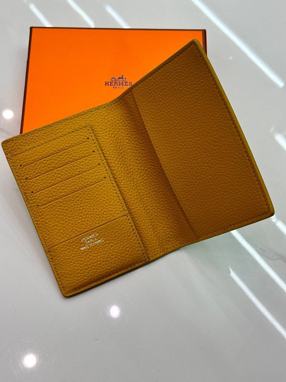 ОБЛОЖКА НА ПАСПОРТ HERMES детальное фото