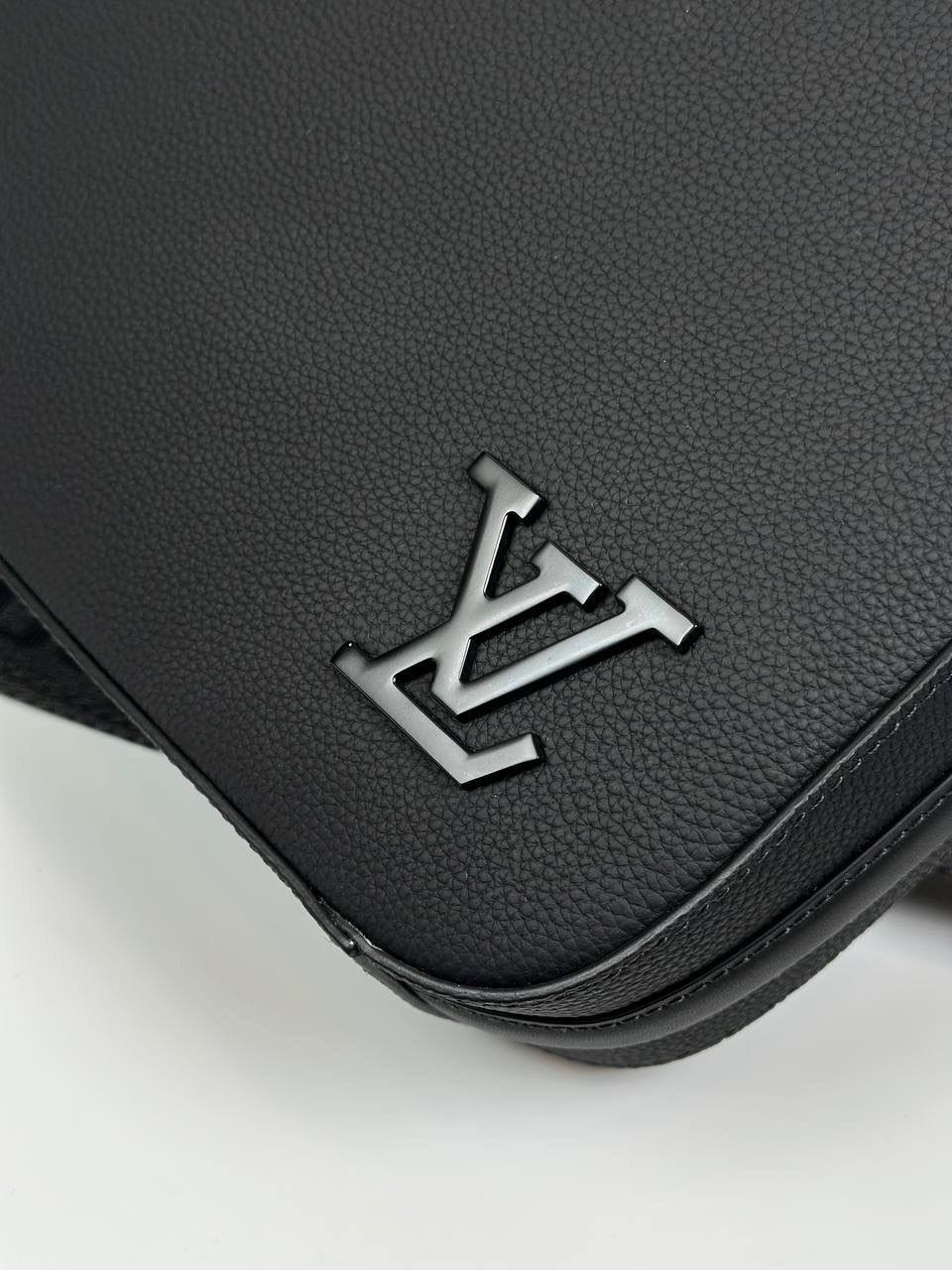 МУЖСКОЙ ПОРТФЕЛЬ LOUIS VUITTON детальное фото