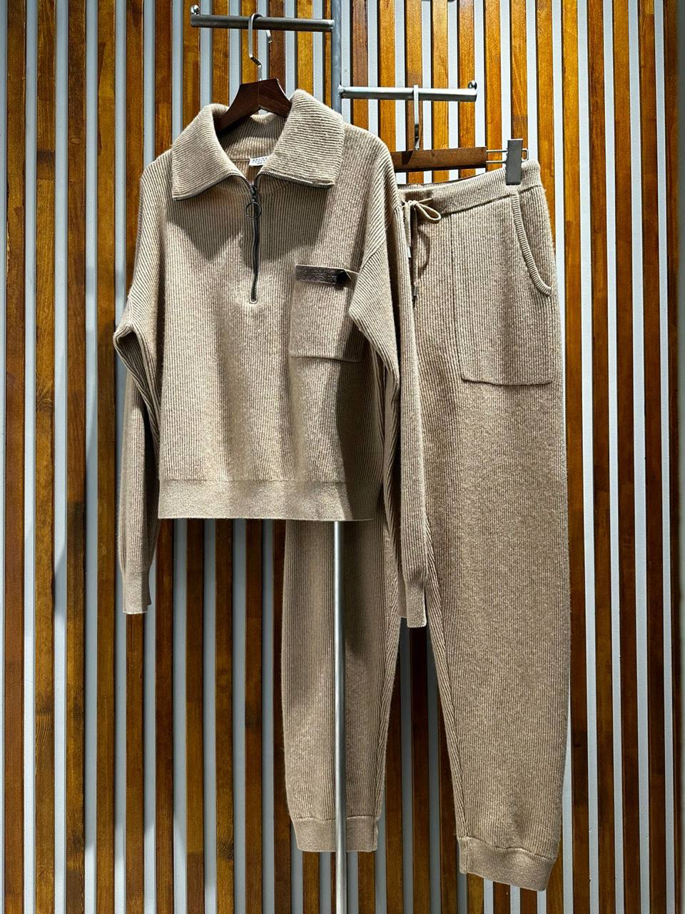 КОСТЮМ BRUNELLO CUCINELLI детальное фото