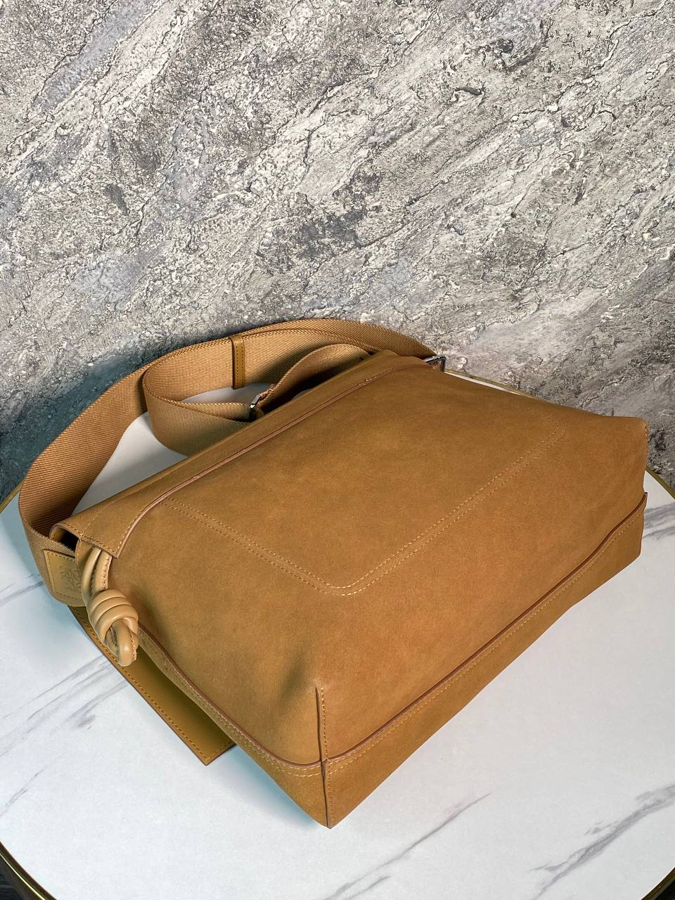 МУЖСКАЯ СУМКА МЕССЕНДЖЕР LOEWE детальное фото