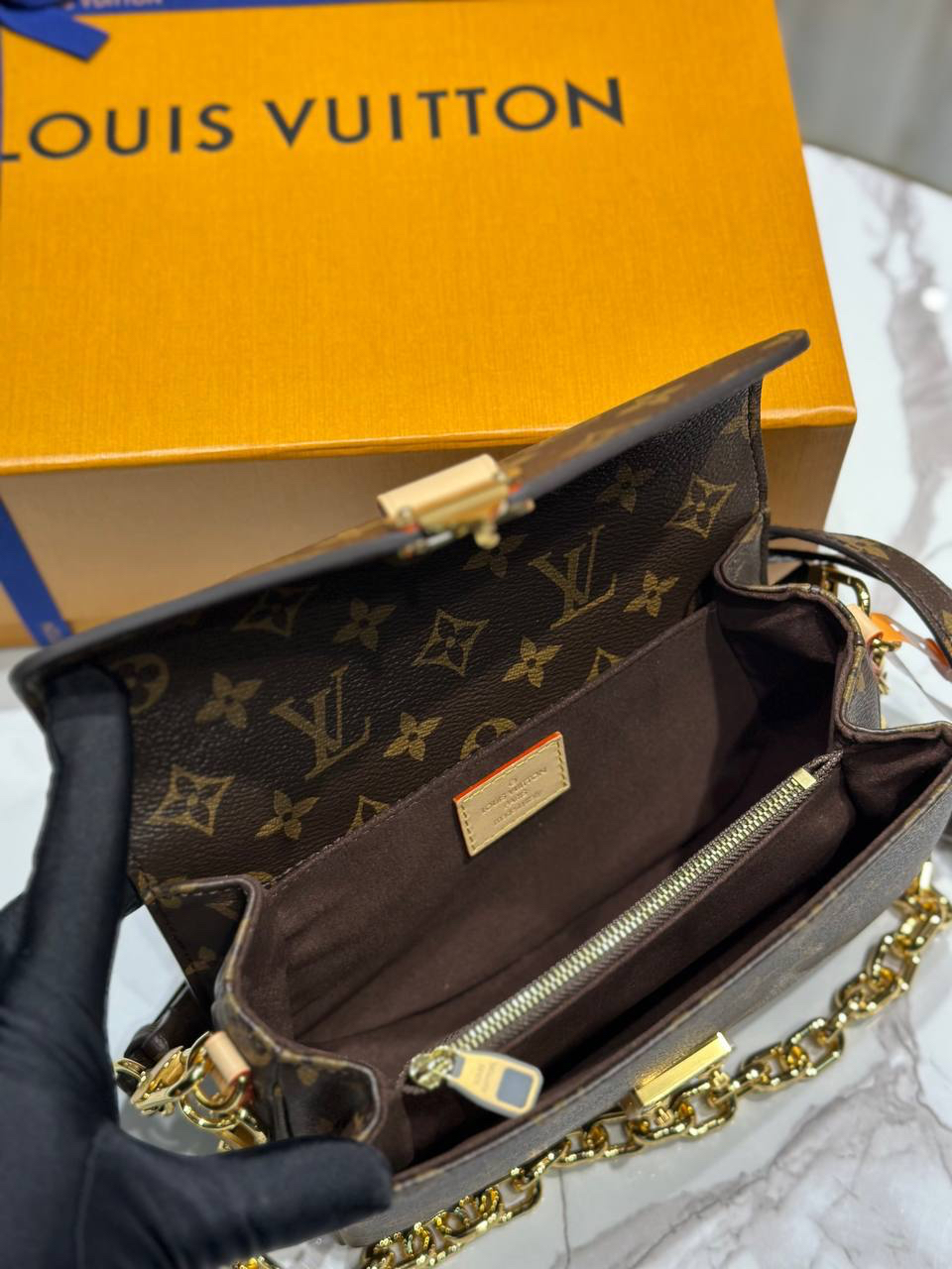 СУМКА LOUIS VUITTON POCHETTE детальное фото
