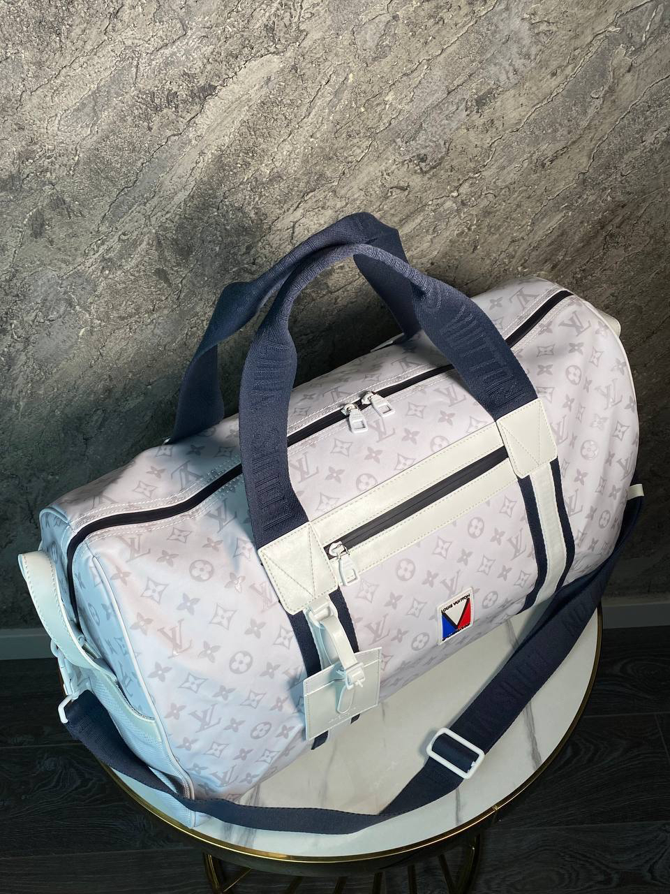 ДОРОЖНАЯ СУМКА LOUIS VUITTON детальное фото