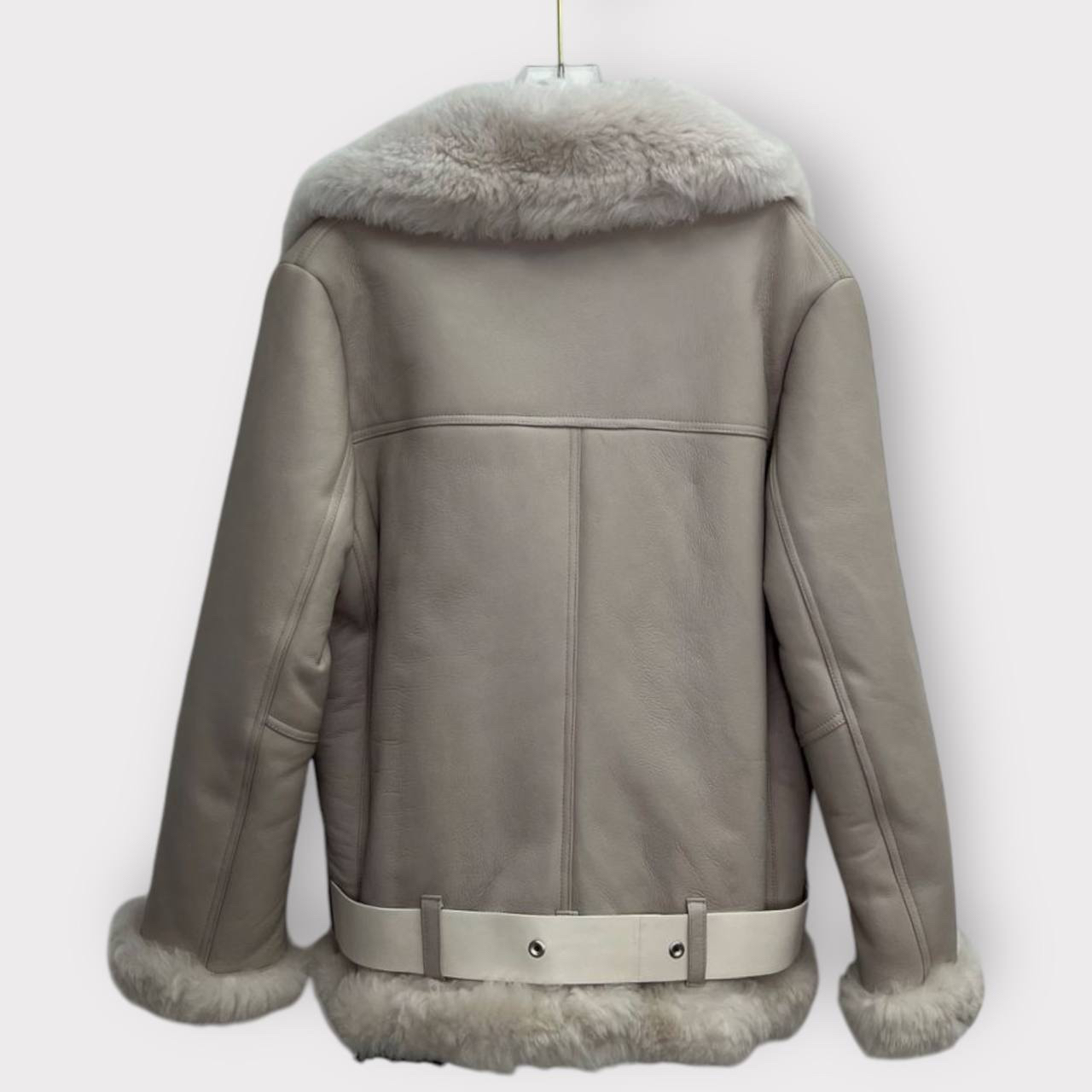 ДУБЛЕНКА PRADA детальное фото