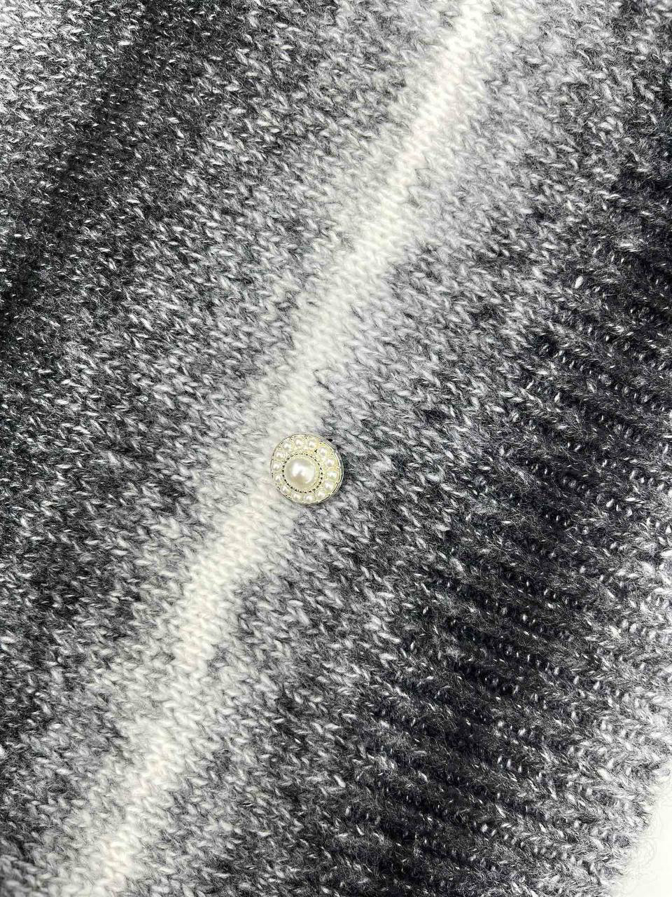 СВИТЕР CHANEL детальное фото
