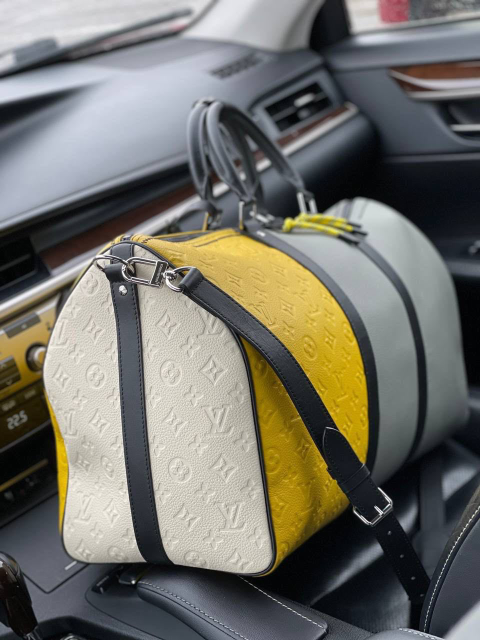 ДОРОЖНАЯ СУМКА LOUIS VUITTON детальное фото
