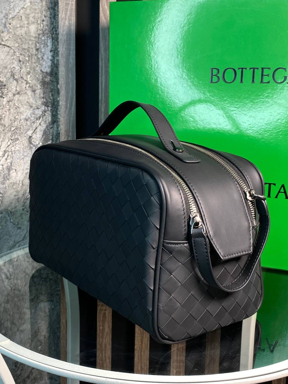 МУЖСКОЙ НЕСЕССЕР КОСМЕТИЧКА BOTTEGA VENETA детальное фото