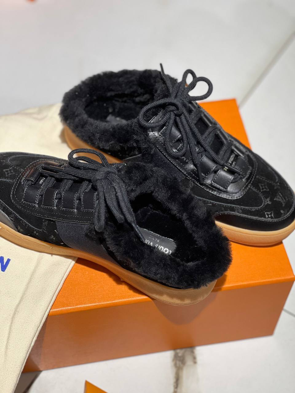 СНИКЕРЫ LOUIS VUITTON детальное фото