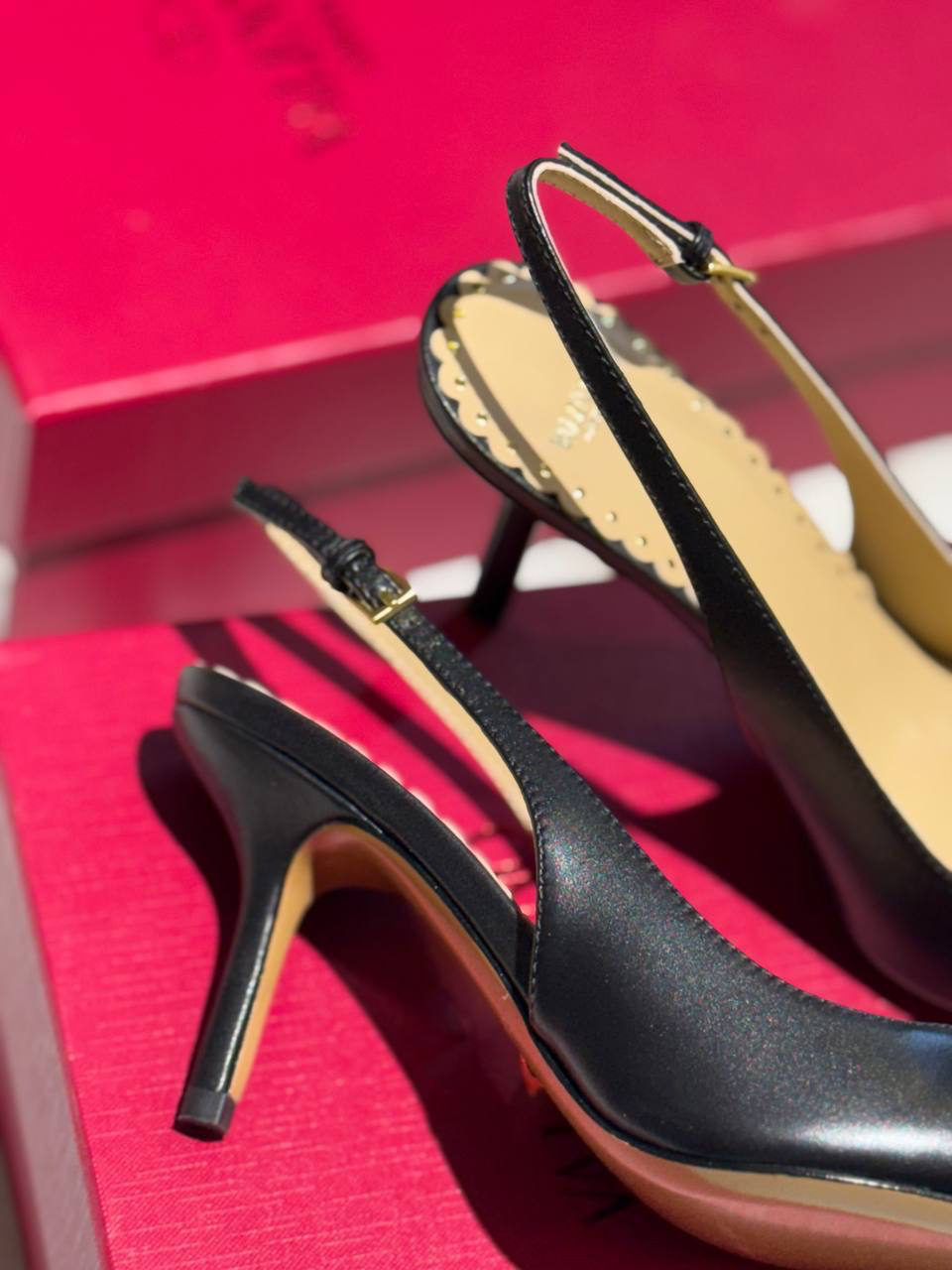ТУФЛИ VALENTINO детальное фото