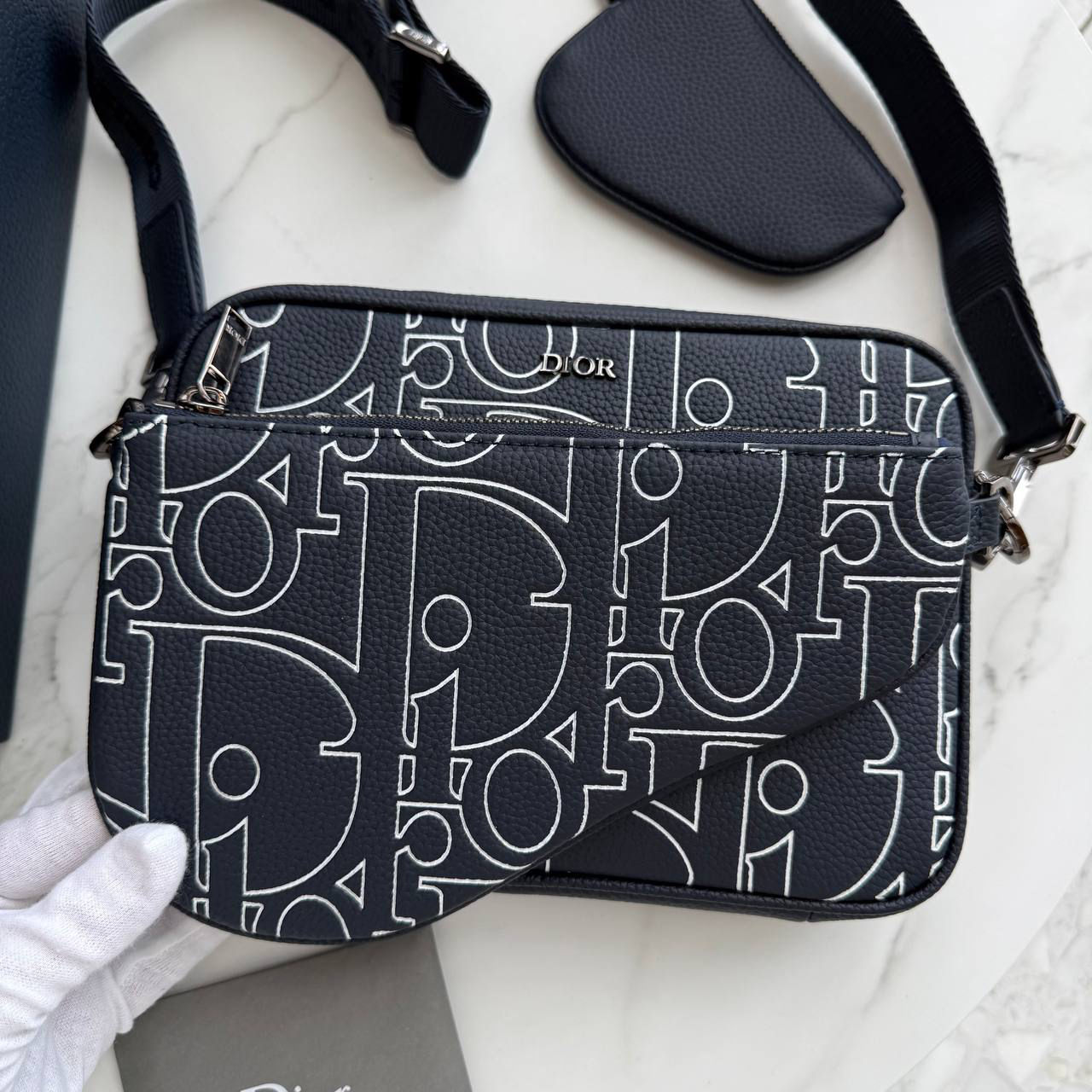 МУЖСКАЯ СУМКА МЕССЕНДЖЕР CHRISTIAN DIOR детальное фото