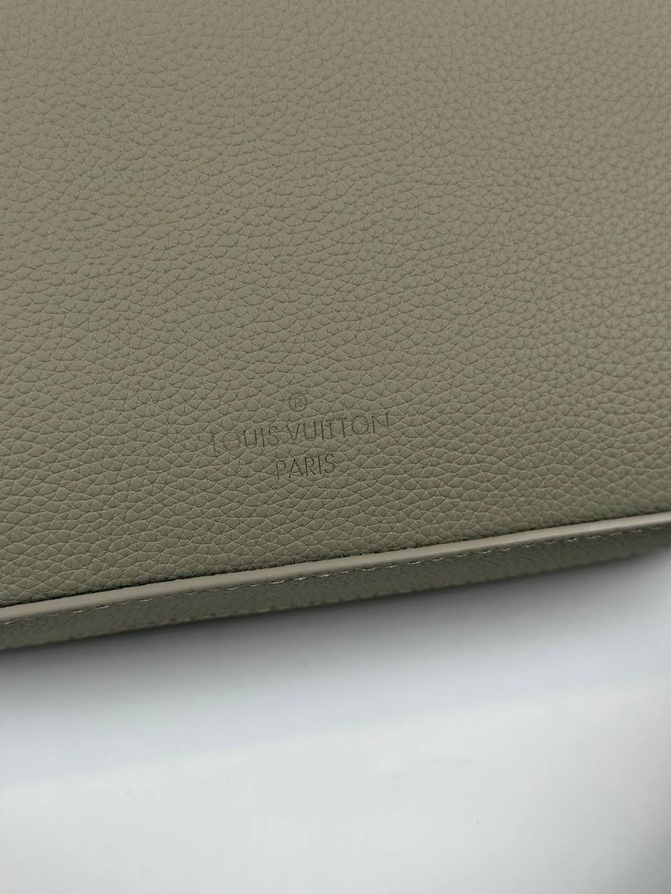 МУЖСКАЯ СУМКА МЕССЕНДЖЕР LOUIS VUITTON детальное фото