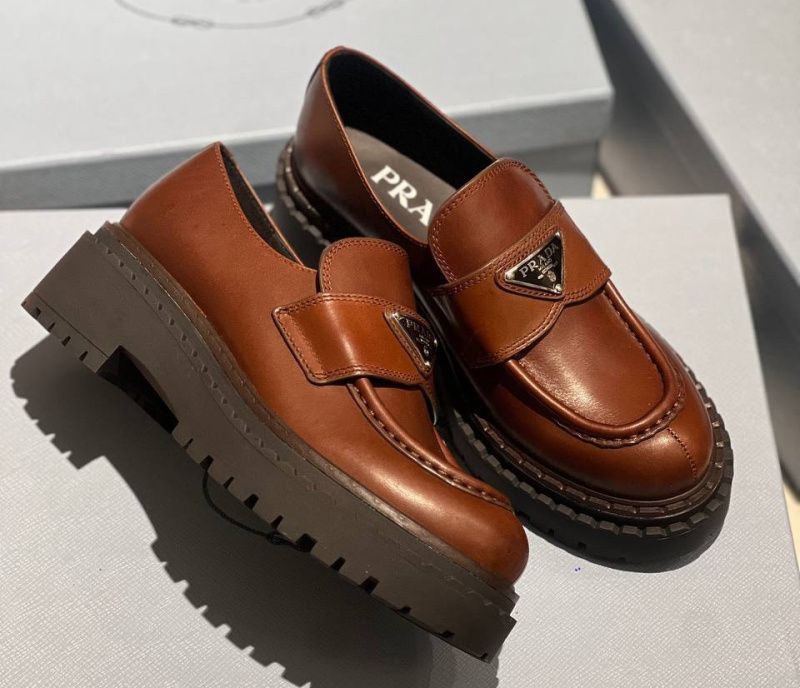 ЛОФЕРЫ PRADA фото