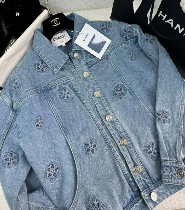 КУРТКА ДЖИНСОВКА CHANEL фото