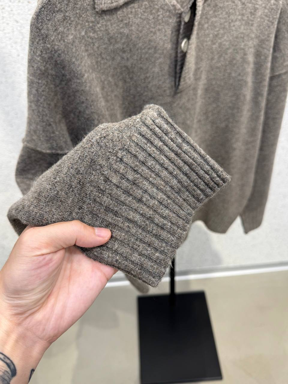 МУЖСКОЙ СВИТЕР ALEXANDER WANG детальное фото