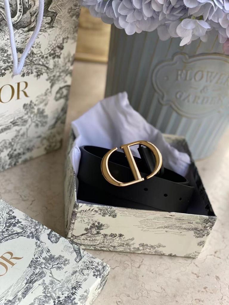 ЖЕНСКИЙ РЕМЕНЬ DIOR детальное фото