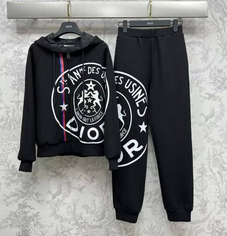 КОСТЮМ CHRISTIAN DIOR фото