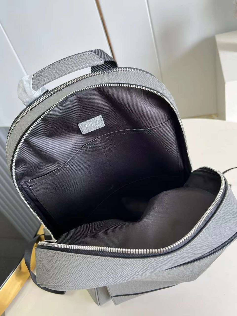 МУЖСКОЙ РЮКЗАК LOUIS VUITTON детальное фото