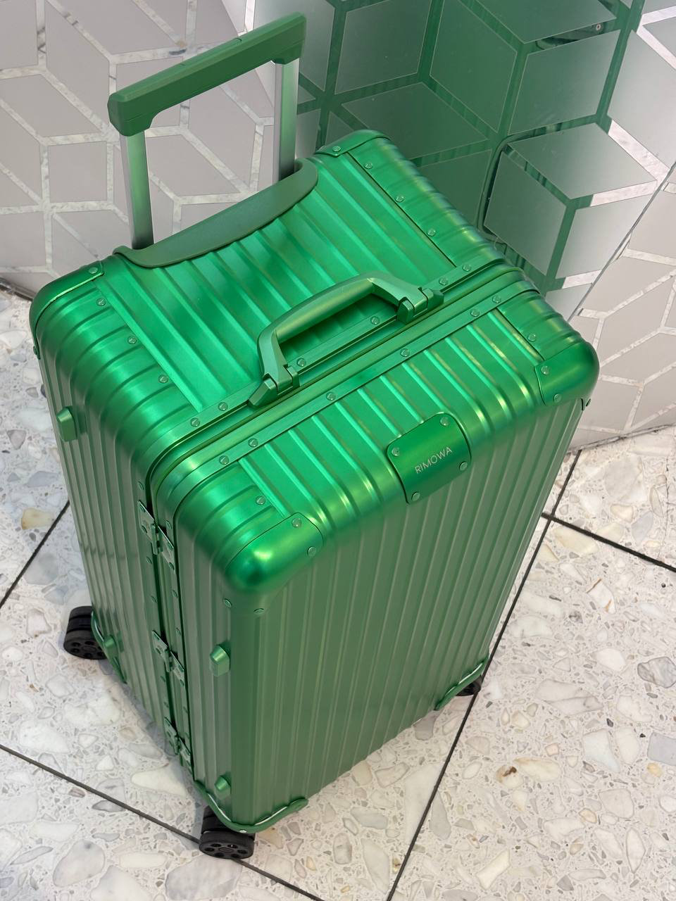 ЧЕМОДАН RIMOWA детальное фото
