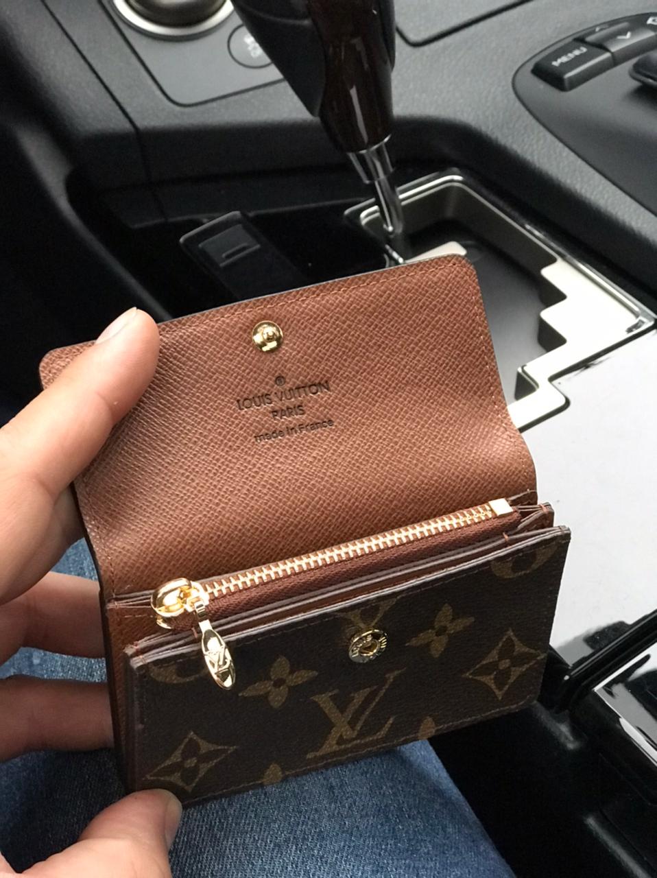 ВИЗИТНИЦА LOUIS VUITTON детальное фото