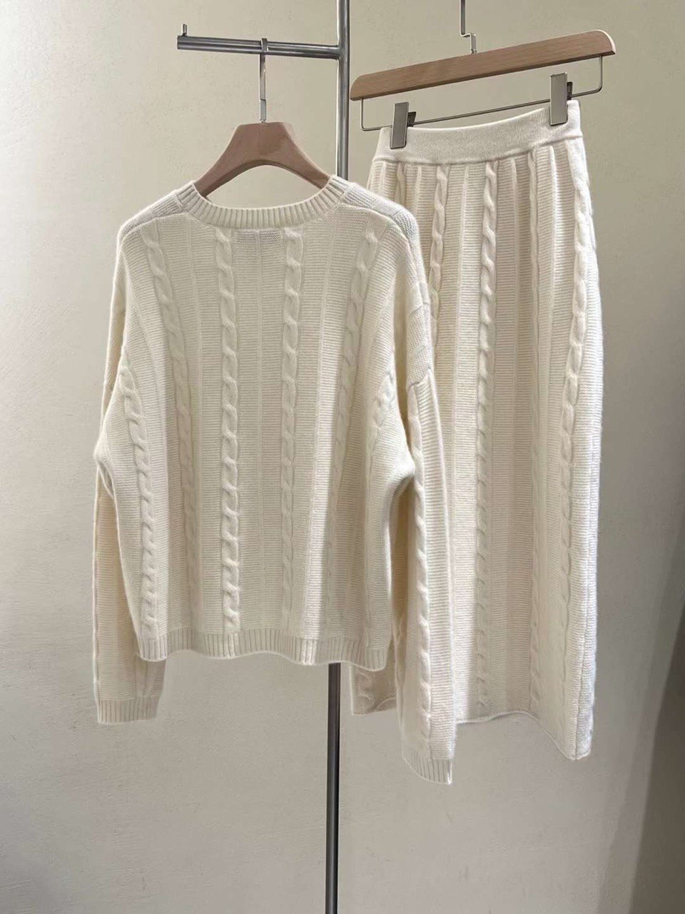 КОСТЮМ BRUNELLO CUCINELLI детальное фото