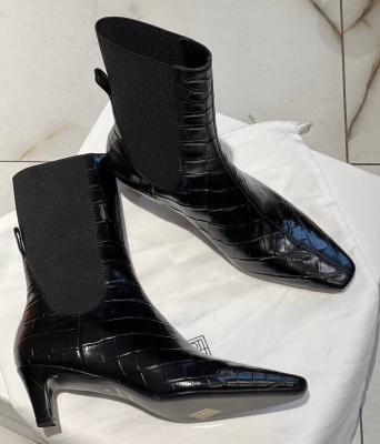 БОТИЛЬОНЫ TOTEME фото