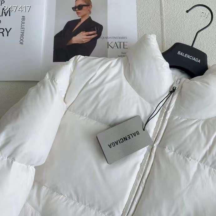 ПУХОВИК BALENCIAGA детальное фото