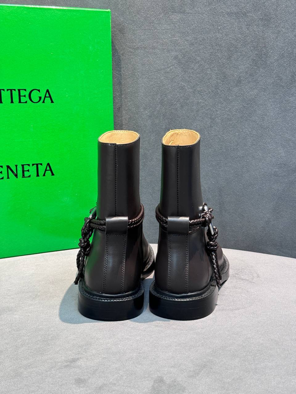 САПОГИ BOTTEGA VENETA детальное фото