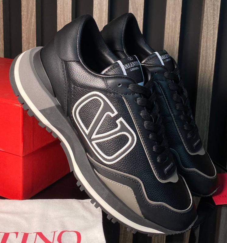 МУЖСКИЕ КРОССОВКИ VALENTINO фото
