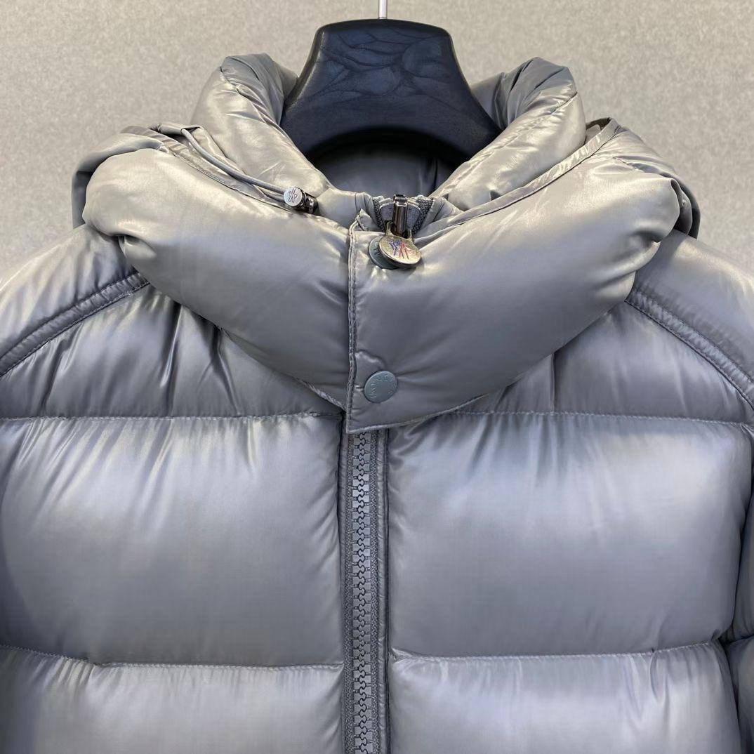 МУЖСКОЙ ПУХОВИК MONCLER детальное фото