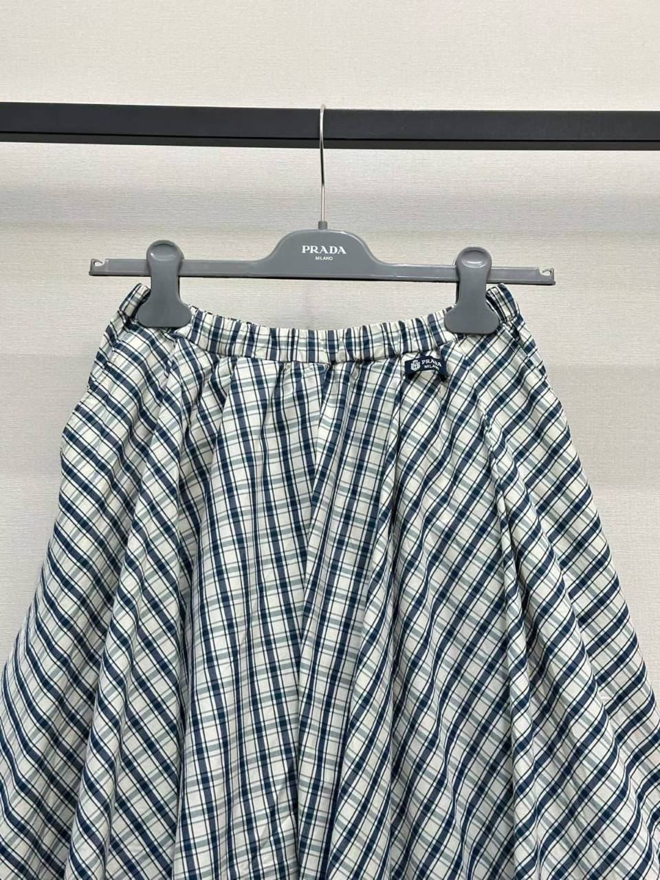 КОСТЮМ PRADA детальное фото
