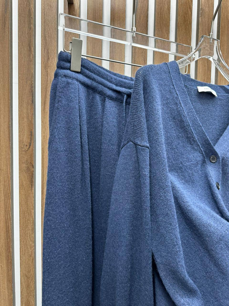 КОСТЮМ THE ROW детальное фото