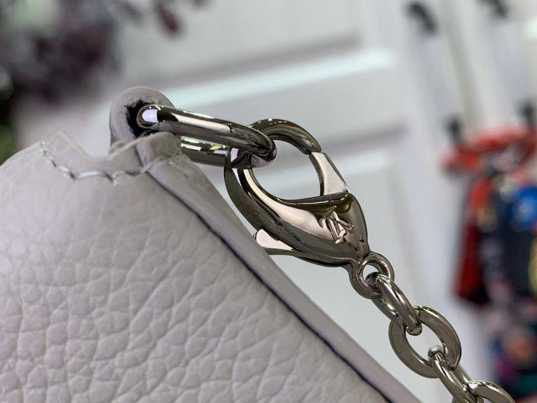 СУМКА LOUIS VUITTON детальное фото