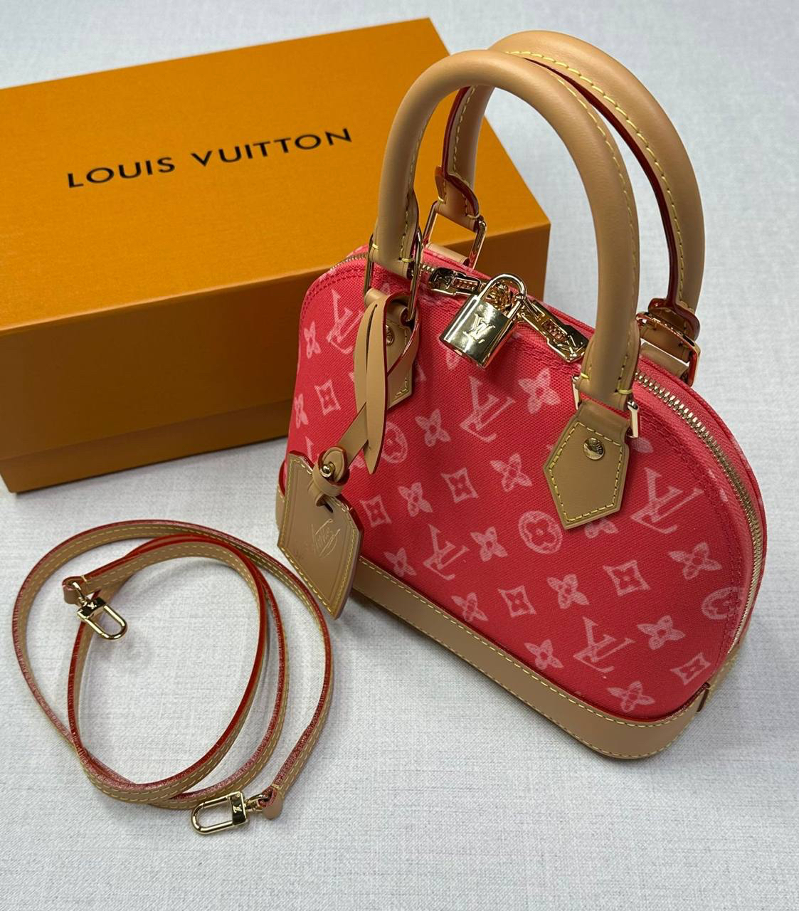 СУМКА LOUIS VUITTON детальное фото