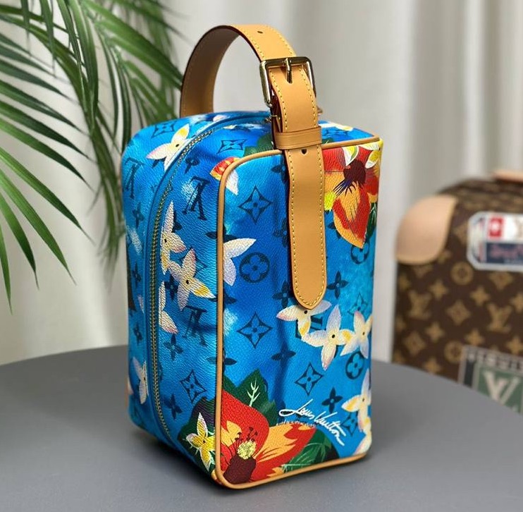 НЕСЕССЕР КОСМЕТИЧКА LOUIS VUITTON фото