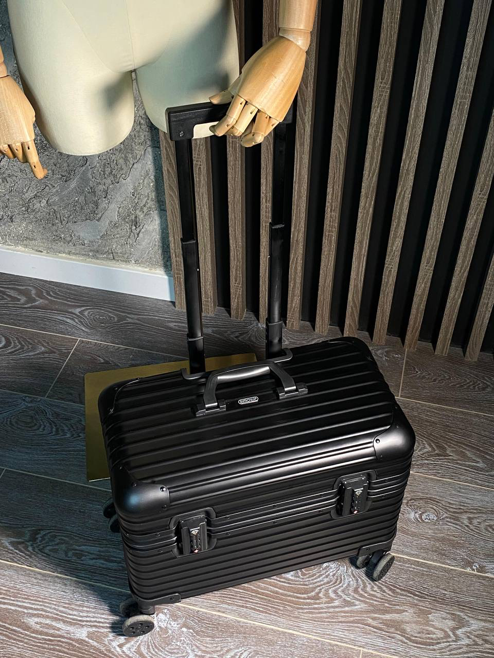 ЧЕМОДАН RIMOWA детальное фото