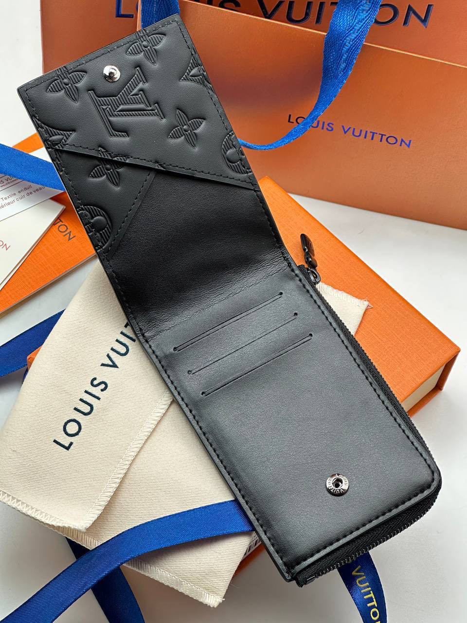 КАРТХОЛДЕР LOUIS VUITTON детальное фото