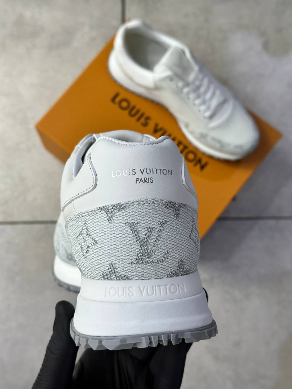 МУЖСКИЕ КРОССОВКИ LOUIS VUITTON детальное фото