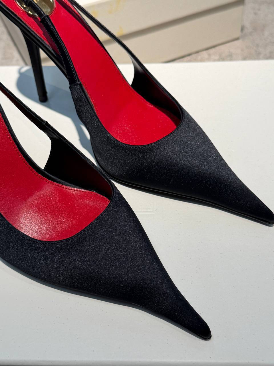 ТУФЛИ SAINT LAURENT детальное фото