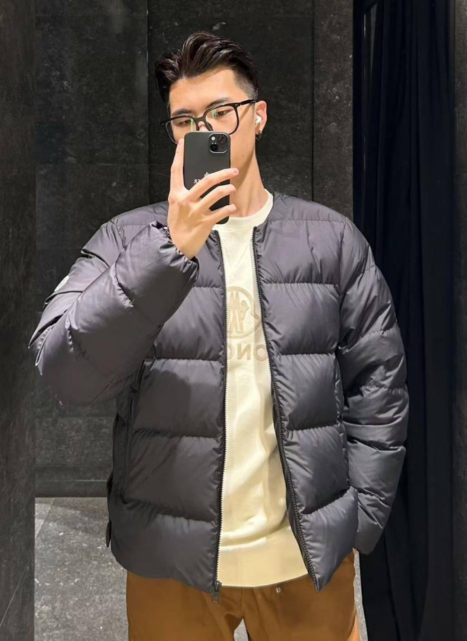 МУЖСКАЯ КУРТКА MONCLER детальное фото