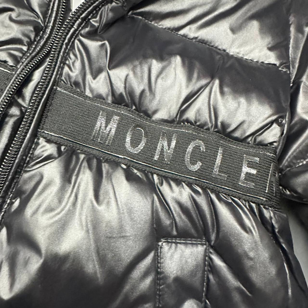 ДЕТСКАЯ КУРТКА MONCLER детальное фото