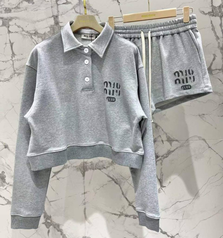 КОСТЮМ MIU MIU фото