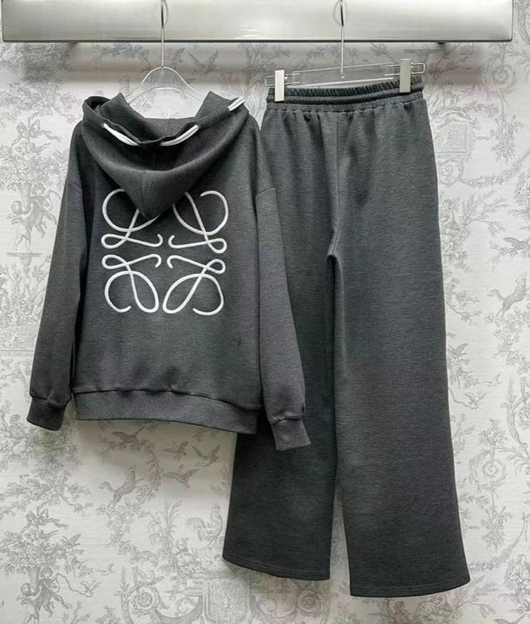 КОСТЮМ LOEWE детальное фото