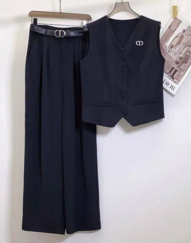 КОСТЮМ CHRISTIAN DIOR фото